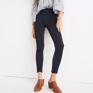 Madewell Pull-On Jeans in Black Frost Size 25